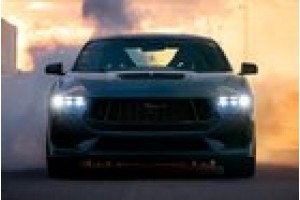 Перший в історії Ford Mustang GT 2024 року продадуть за шалену суму грошей